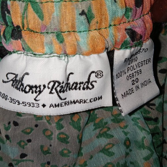 Women's 3 PC set Shirt & 2 skirts - Picture 5 of 6